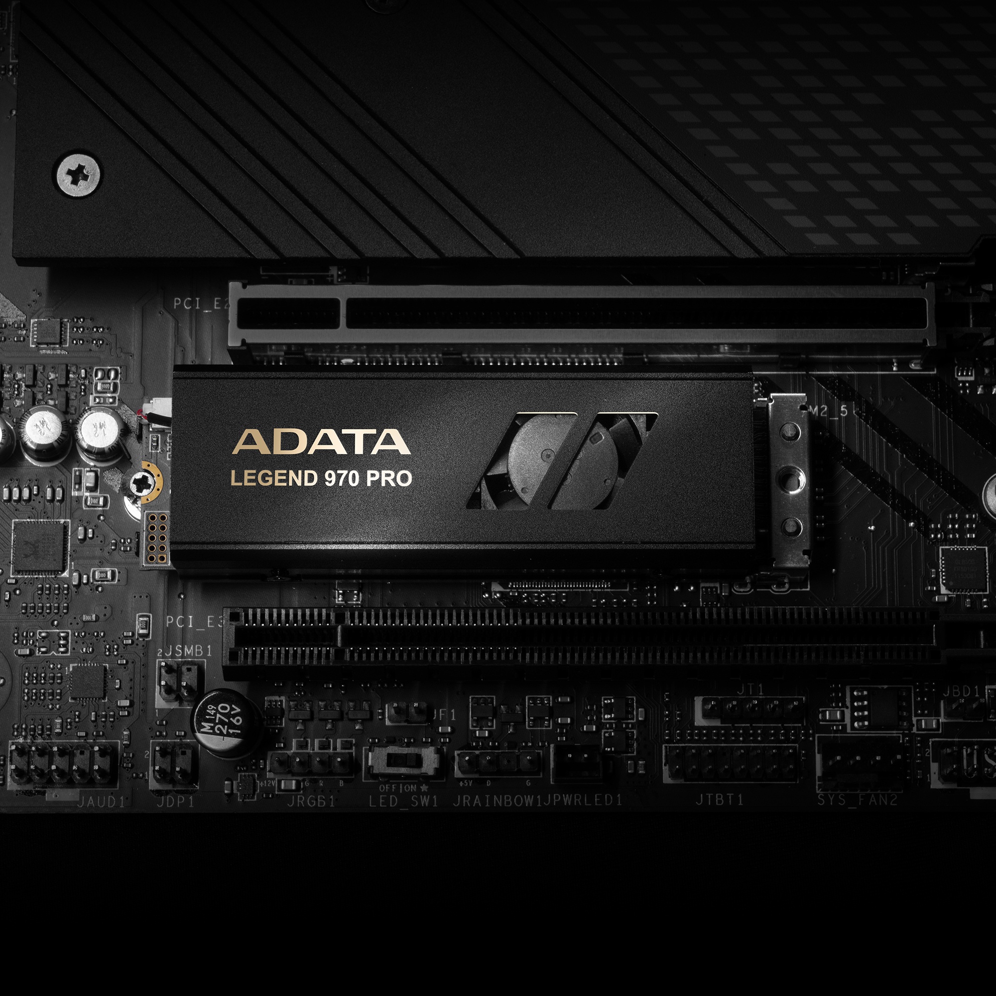 Накопитель SSD ADATA Legend 970 Pro, 1000 Гб, M.2 2280, PCIe 5.0 x4, NVMe 2.0, 3D TLC, R/W 13000/580
