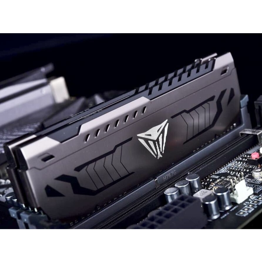 Оперативная память Patriot Viper Steel, DDR4, 8GB, 3200MHz, CL16, с радиатором, черный