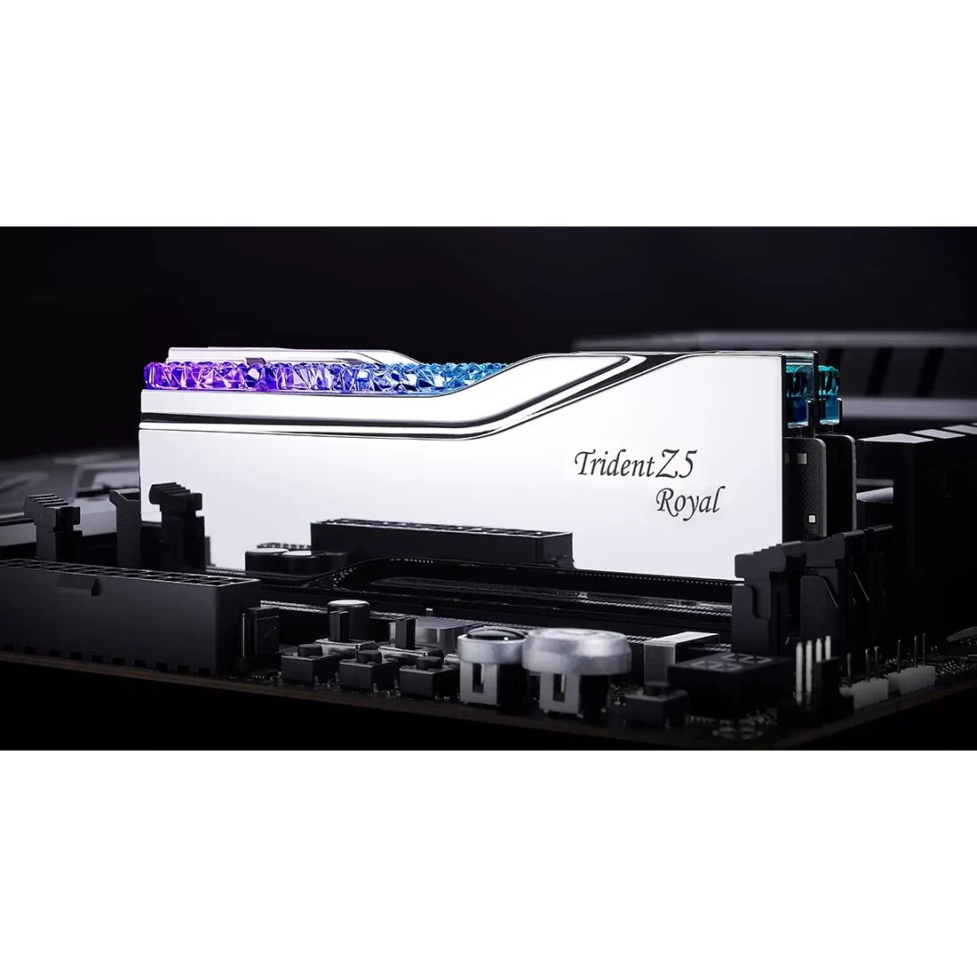Модуль памяти G.SKILL RIPJAWS M5 RGB 32GB 6000МГц DDR5 CL36 DIMM (Kit of 2x16GB) 1.35V XMP 3.0/EXPO,