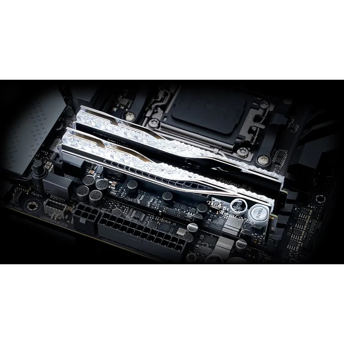 Оперативная память DDR5 G.SKILL TRIDENT Z5 RGB 64GB (2x32GB) 6000MHz CL30 (30-40-40-96) 1.4V / F5-60