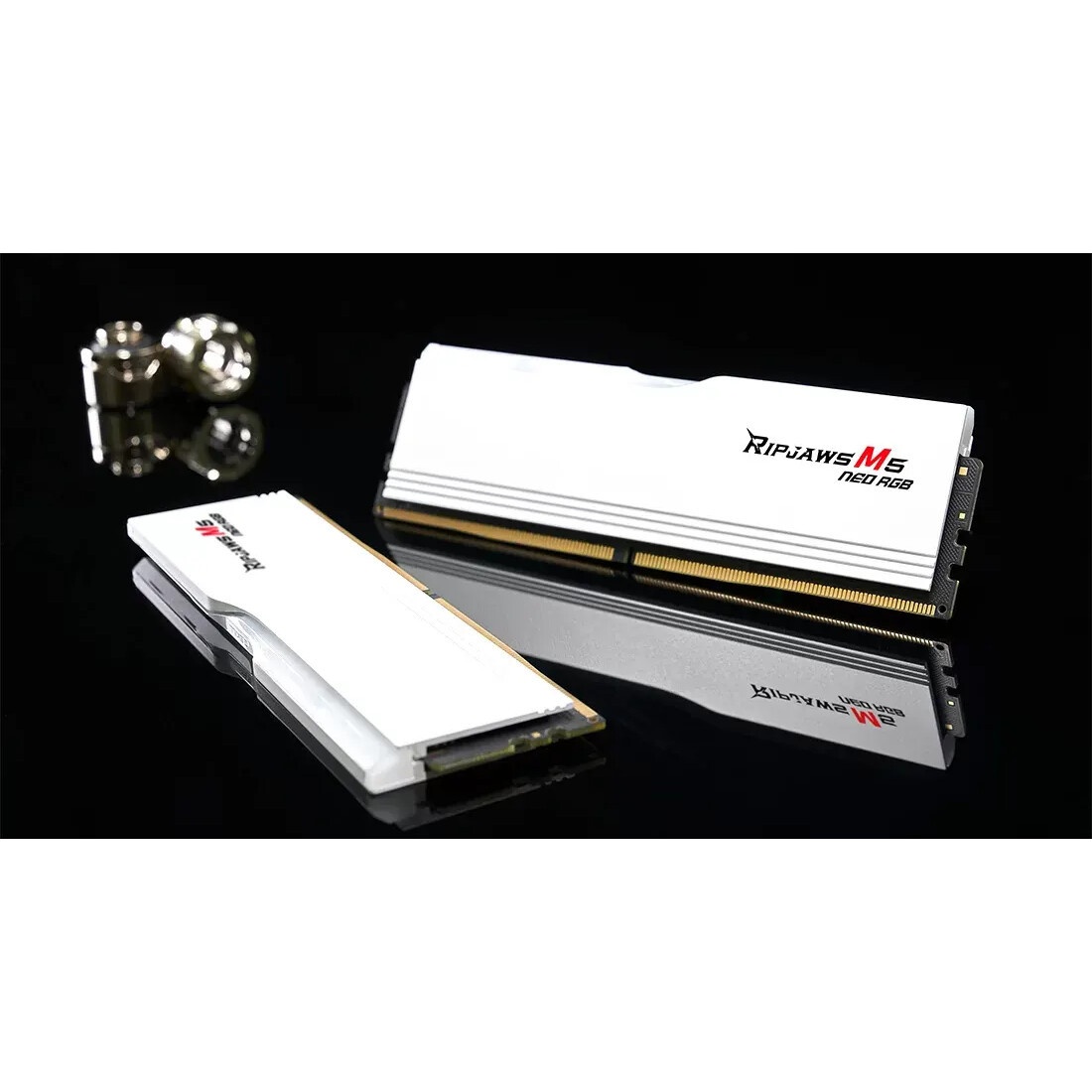 Модуль памяти G.SKILL TRIDENT Z5 RGB 64GB 6000МГц DDR5 CL30 DIMM (Kit of 2x32GB) 1.4V XMP 3.0, White