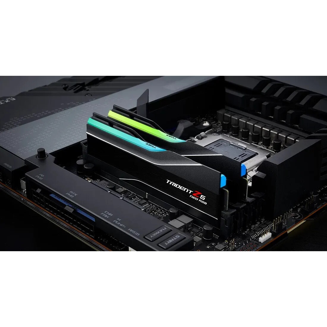 Модуль памяти G.SKILL TRIDENT Z5 RGB 64GB 6000МГц DDR5 CL30 DIMM (Kit of 2x32GB) 1.4V XMP 3.0, White