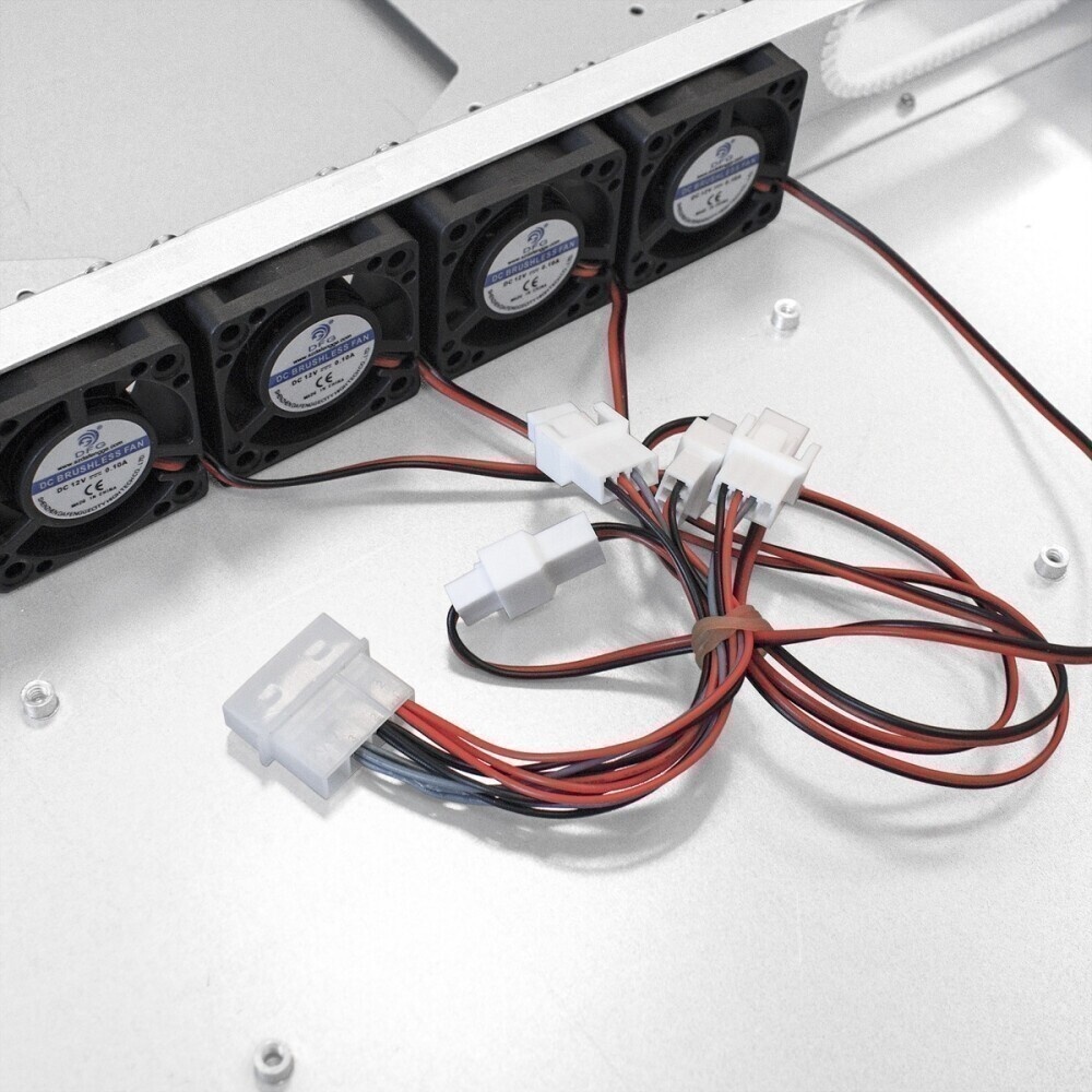 Серверный корпус ExeGate Pro EX293172RUS 1U550-04 RM 19", высота 1U, глубина 550, БП 1U-900ADS, USB