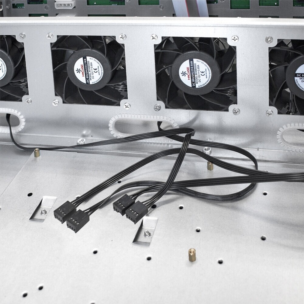 Серверный корпус ExeGate Pro EX281300RUS 3U660-HS16 RM 19", высота 3U, глубина 660, БП 2U-600ADS,16