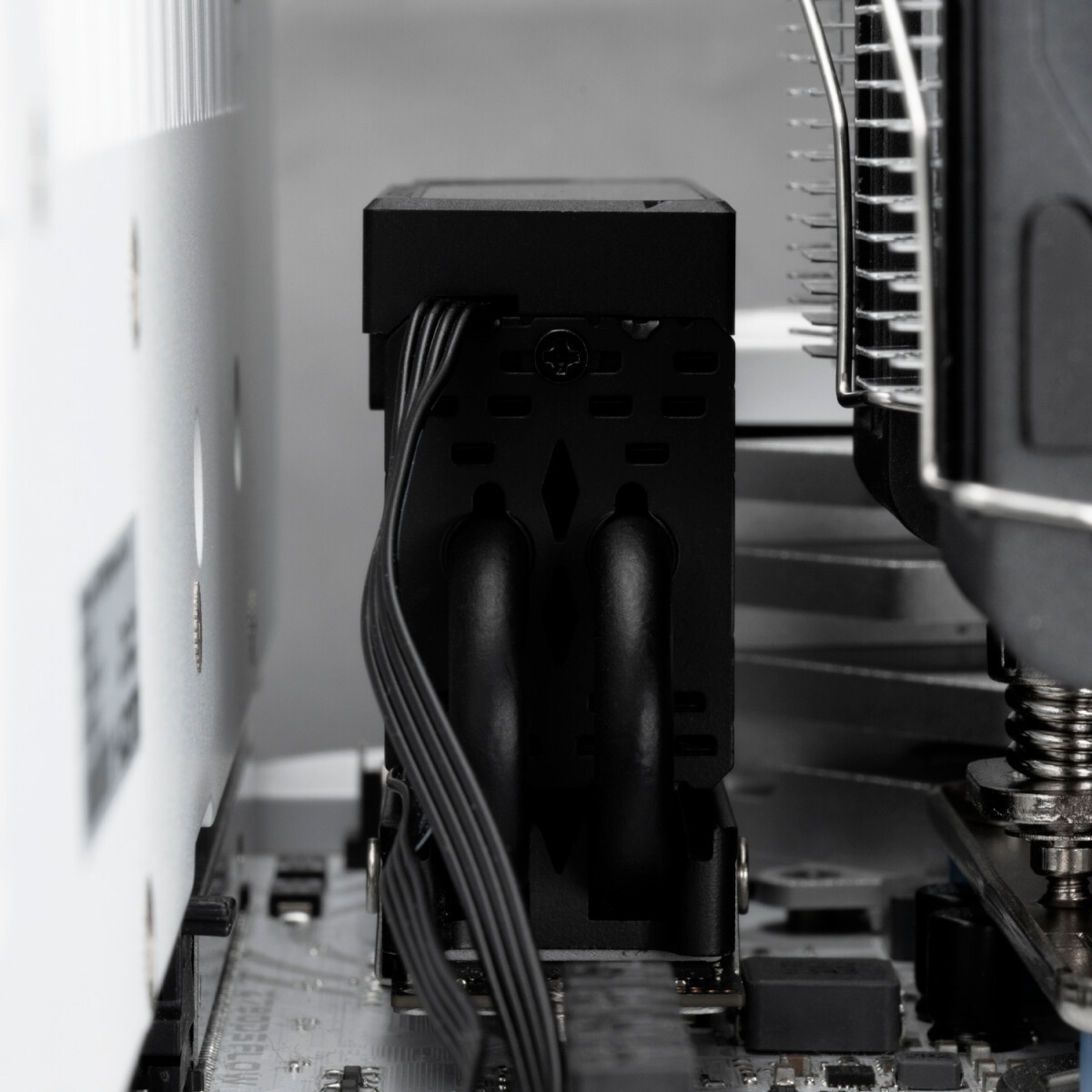 Радиатор Thermalright TR-M.2-2280-AG для&nbsp;M.2&nbsp;SSD&nbsp;Thermalright&nbsp;2280&nbsp;Type&nbsp;A&nbsp;G,&nbsp;70x24х13&nbsp;мм,&nbsp;серый