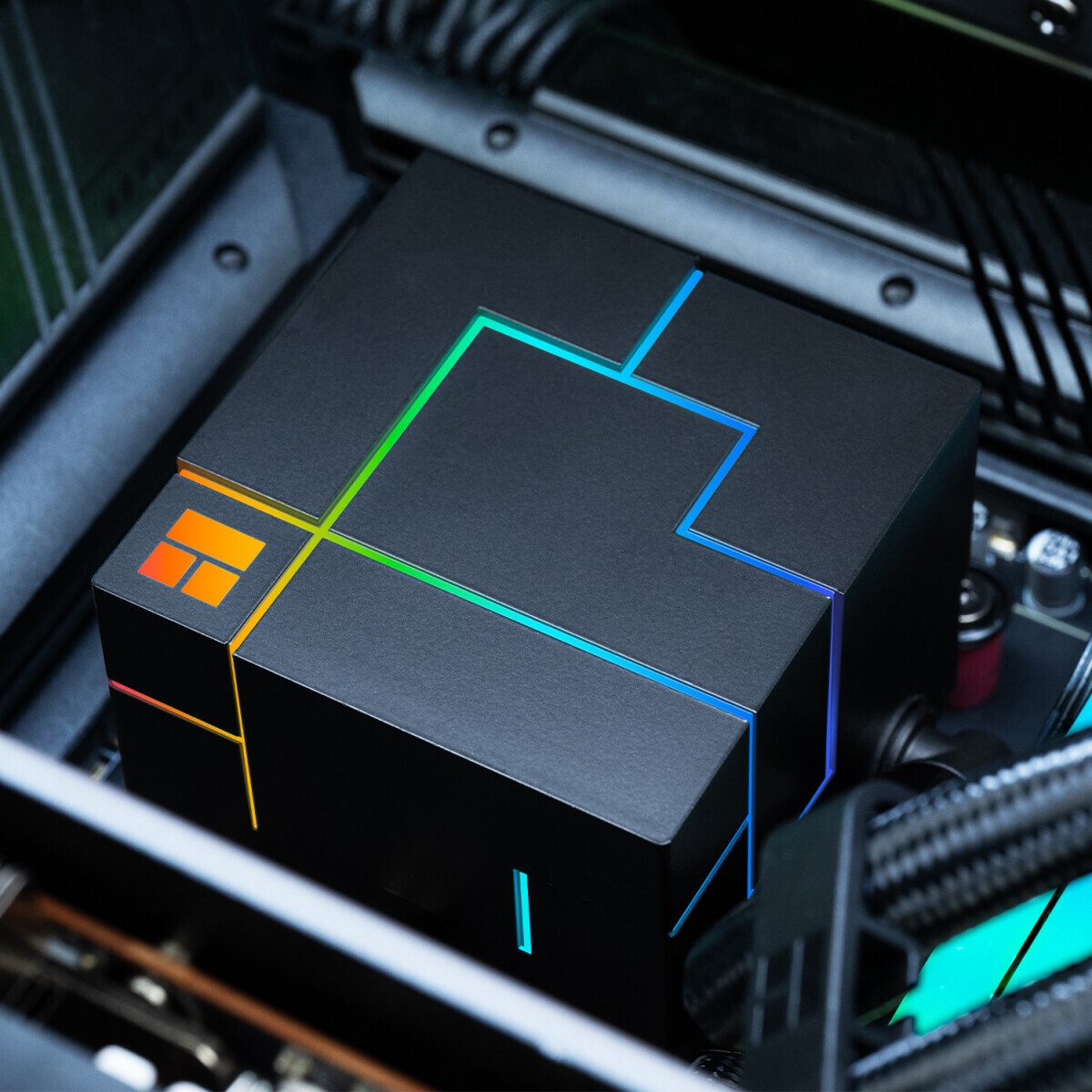 Система водяного охлаждения Thermalright Frozen Horizon 360 V2 Soc-AM5/AM4/1200/1700/1851 белый 4-pi