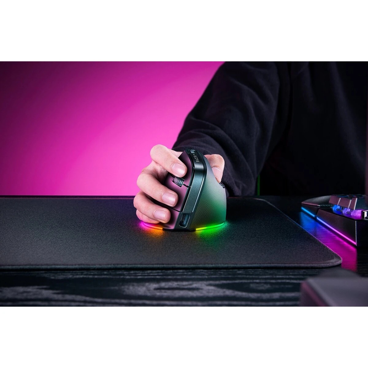 Игровая мышь Razer Pro Click V2 - Vertical Ed. Gaming Mouse/ Razer Pro Click V2 - Vertical Ed. Mouse